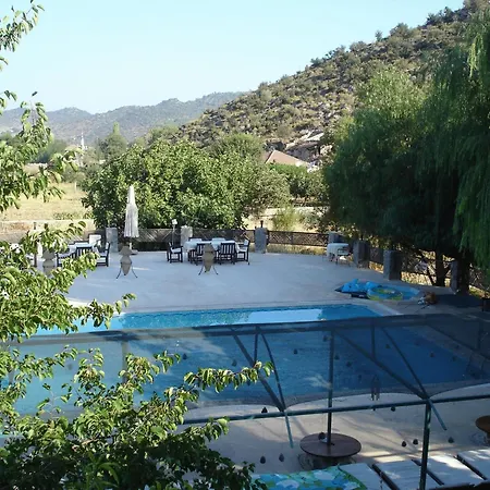 Ξενοδοχείο Misafir Evi 2*