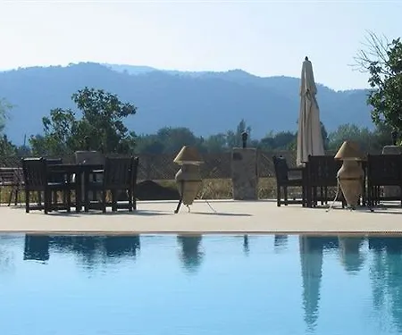 Misafir Evi Ξενοδοχείο